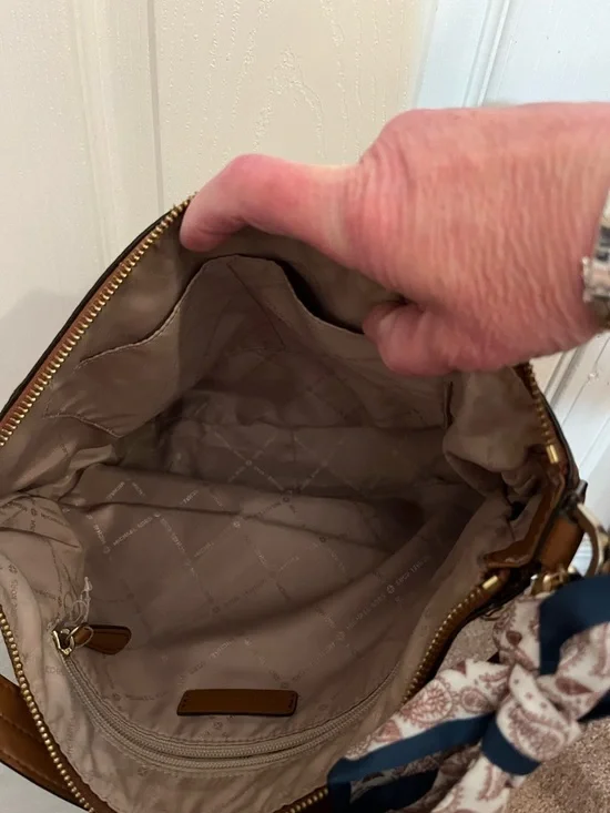 Michael Kors Pebbled Leather Hobo Shoulder Bag Brown Gold Hardware - Picture 5 of 11